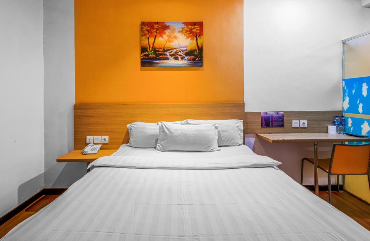 Suba Hotel Jakarta Exteriör bild