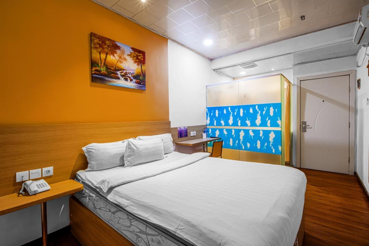 Suba Hotel Jakarta Exteriör bild